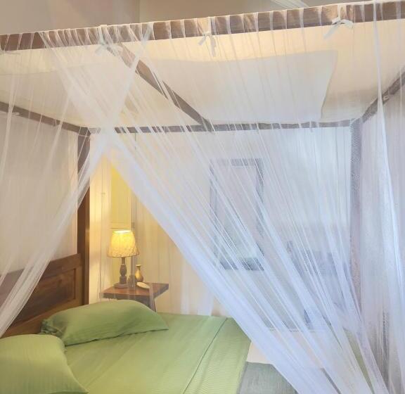 اتاق لوکس, Galle Fancy Guesthouse, 5 Ac Bedrooms Villa