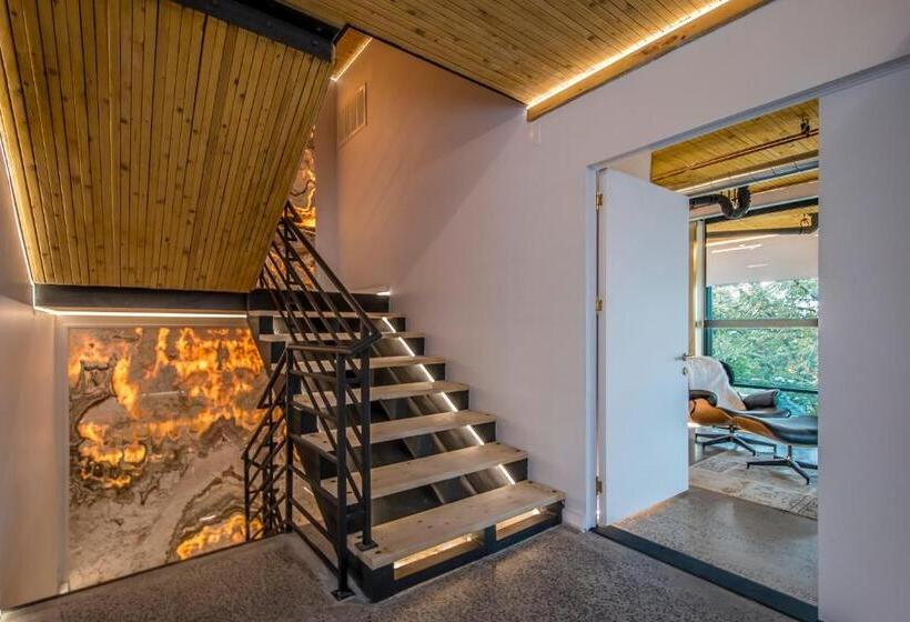 اتاق استاندارد با بالکن, Luxury Bnb   Halifax Rooftop