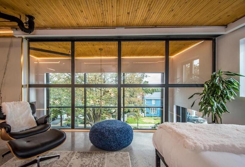 اتاق لوکس, Luxury Bnb   Halifax Rooftop