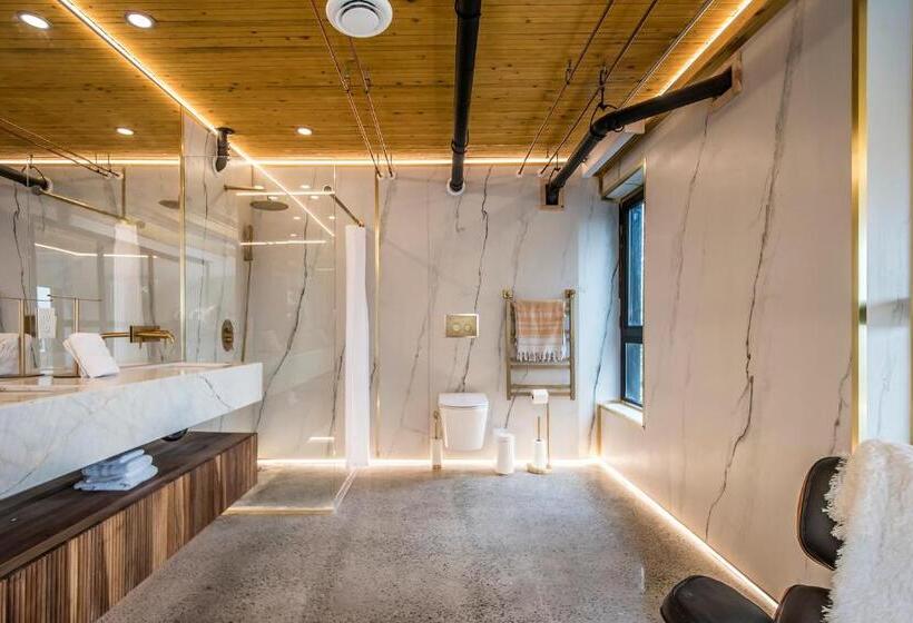اتاق لوکس, Luxury Bnb   Halifax Rooftop