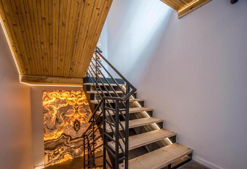 اتاق لوکس, Luxury Bnb   Halifax Rooftop