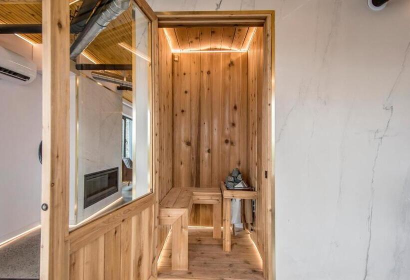 سوییت سوپریور, Luxury Bnb   Halifax Rooftop