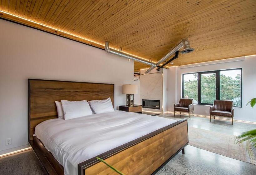 سوییت سوپریور, Luxury Bnb   Halifax Rooftop