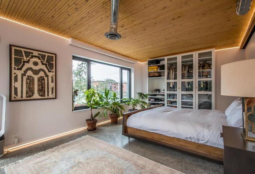 سوییت سوپریور, Luxury Bnb   Halifax Rooftop