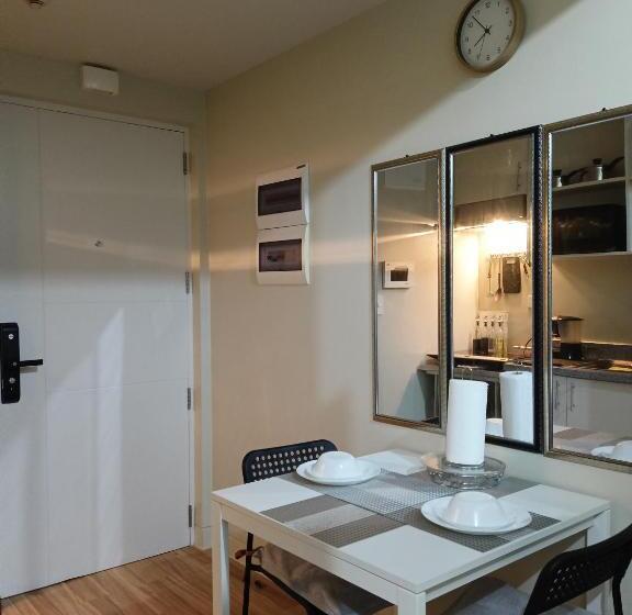 آپارتمان 1 خوابه با چشم‌انداز استخر, Holland Park Condominium By Jona Carla Cariño