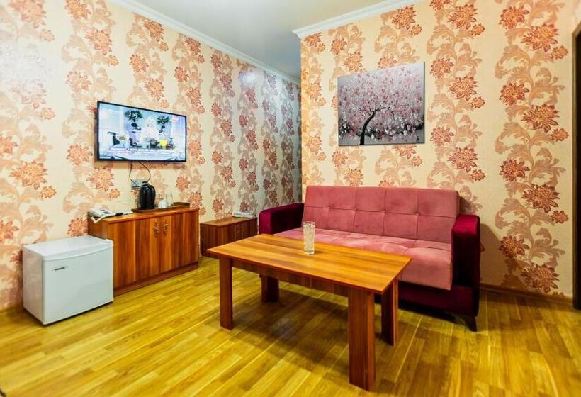 سوییت خانوادگی, Arivainn Center