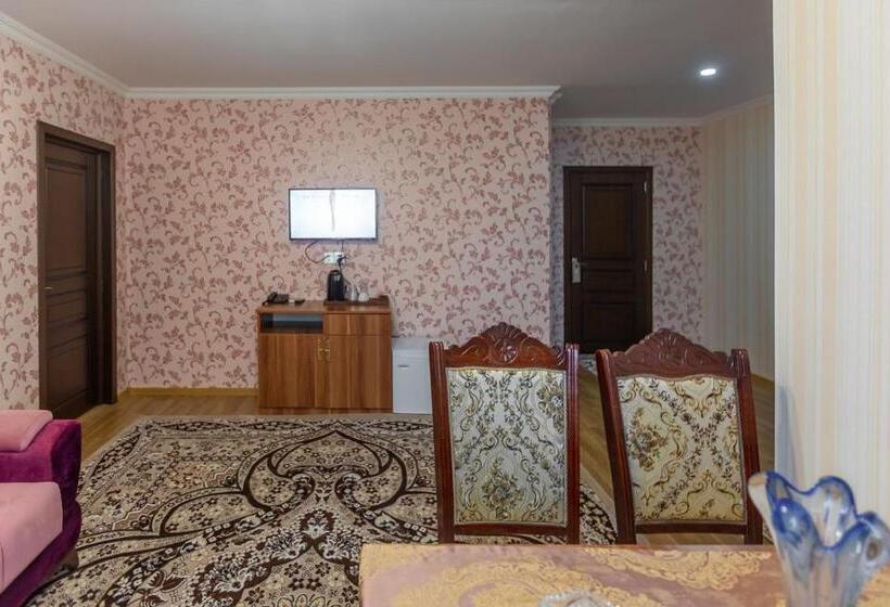 سوییت خانوادگی, Arivainn Center