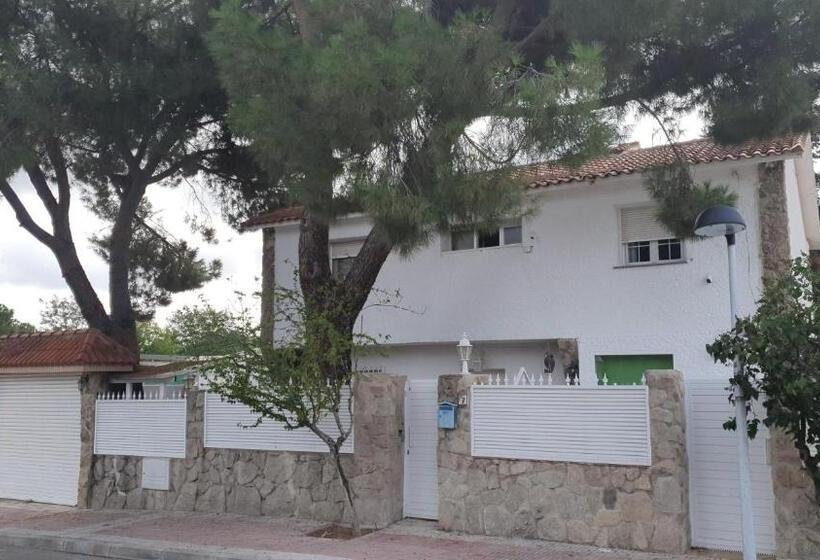 اتاق لوکس, Casa Pinares