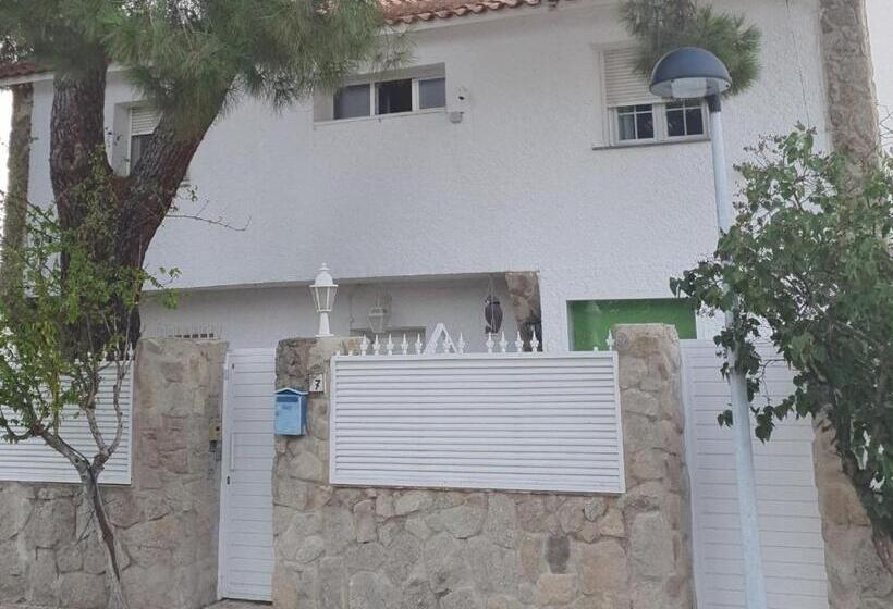 اتاق لوکس, Casa Pinares