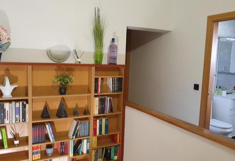 اتاق لوکس, Casa Pinares