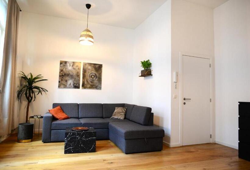 آپارتمان 1 خوابه, National City Apartments