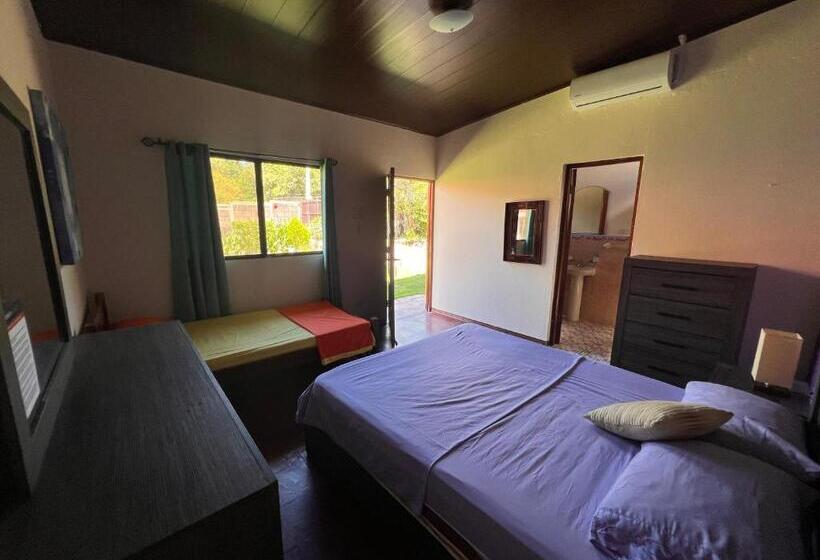 اتاق راحتی سه تخته, Solid Surf Camp Hostel Nicaragua