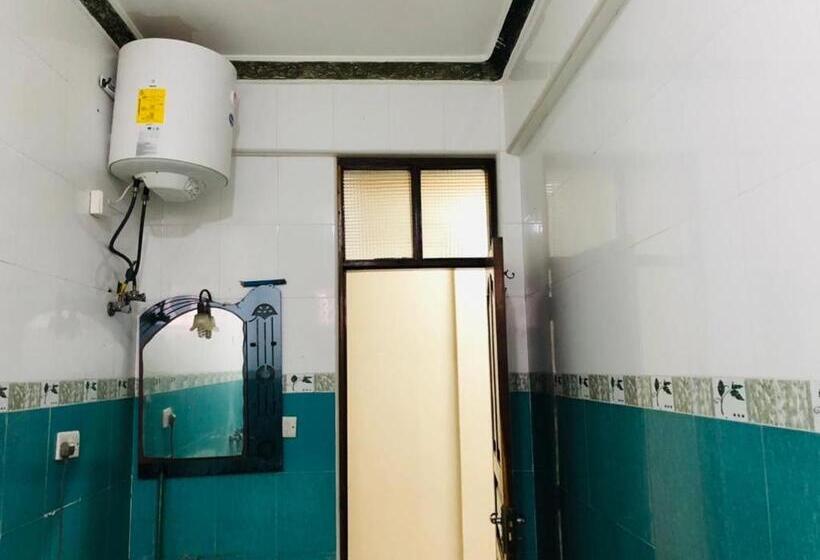 اتاق کلاسیک چهارنفره, Jux Apartment