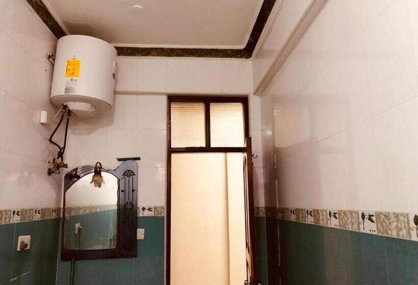 اتاق استاندارد یک نفره, Jux Apartment
