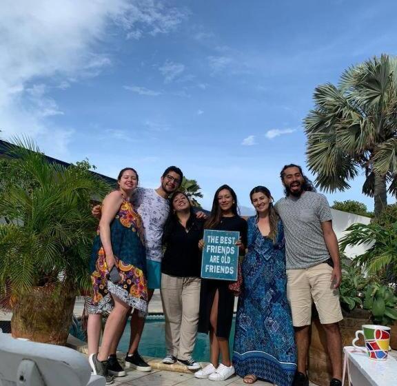 اتاق خانوادگی, First Day Hotel On Aruba!