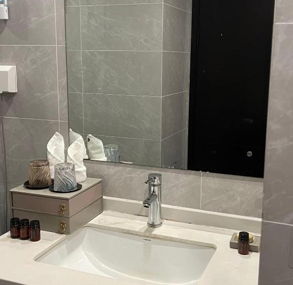 اتاق لوکس با تخت بزرگ, Blue Bay Oceanview Residence
