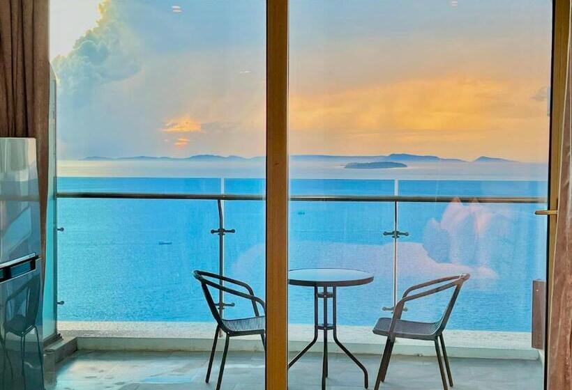 اتاق لوکس با تخت بزرگ, Blue Bay Oceanview Residence