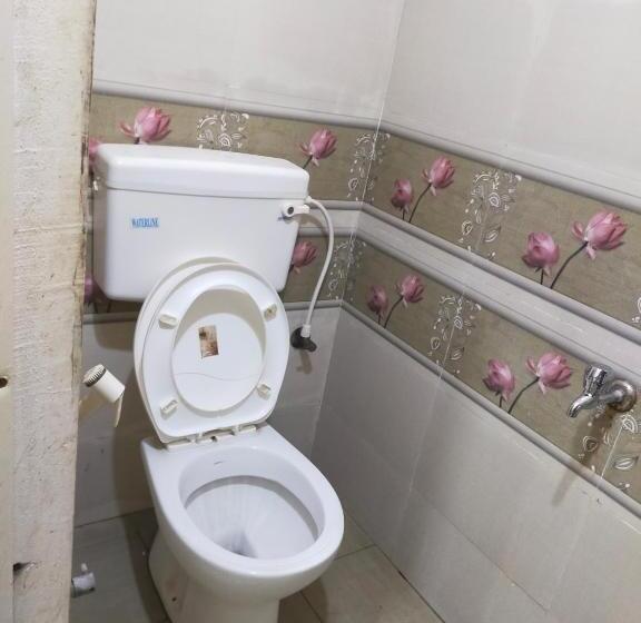 اتاق اکونومی, Grand Karthikeya