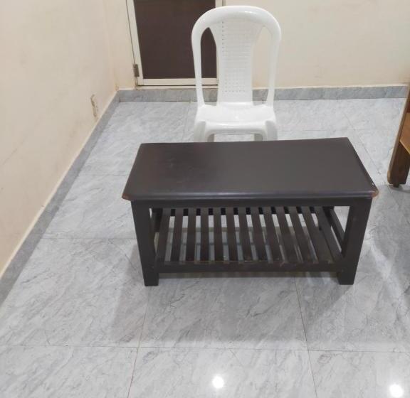 اتاق اکونومی, Grand Karthikeya