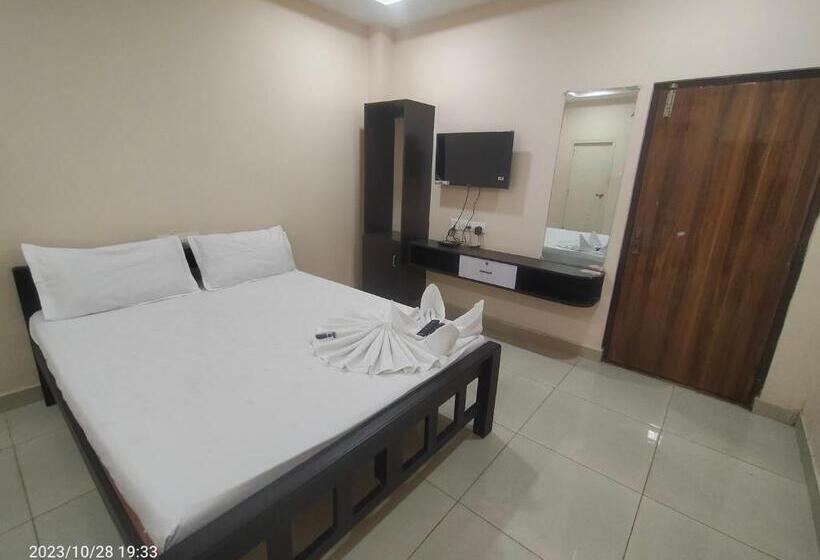 اتاق اکونومی, Grand Karthikeya