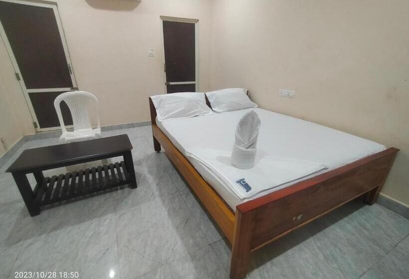 اتاق استاندارد با بالکن, Grand Karthikeya