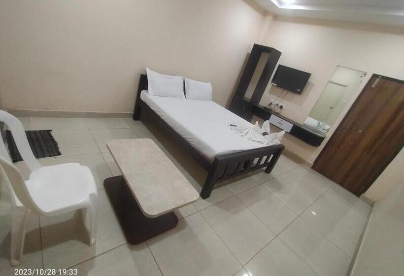 اتاق اکونومی, Grand Karthikeya