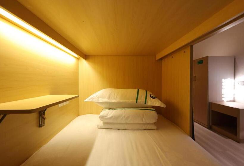 تختخواب در اتاق مشترک, Xishu Garden Inn
