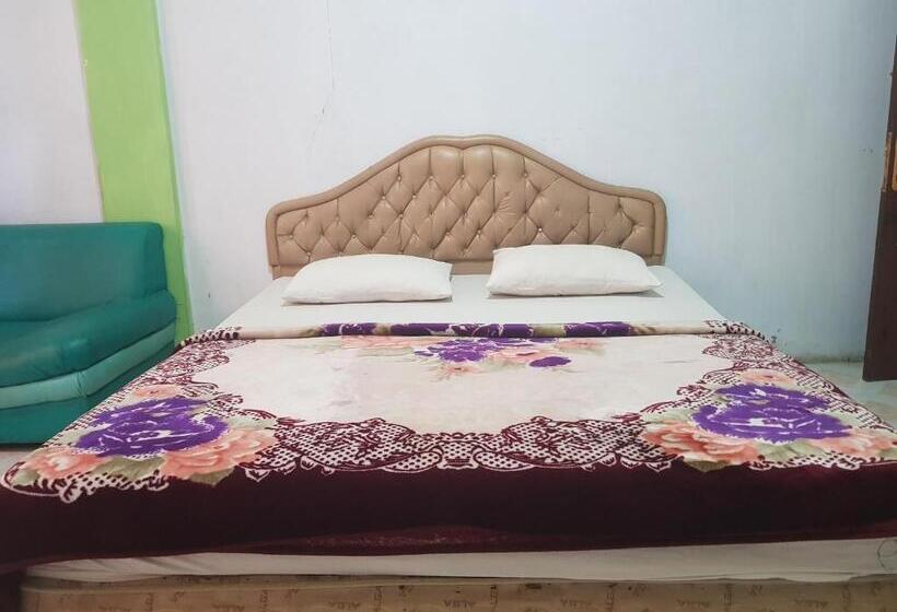 اتاق لوکس با تخت بزرگ, Oyo 93237 Hotel Triarga