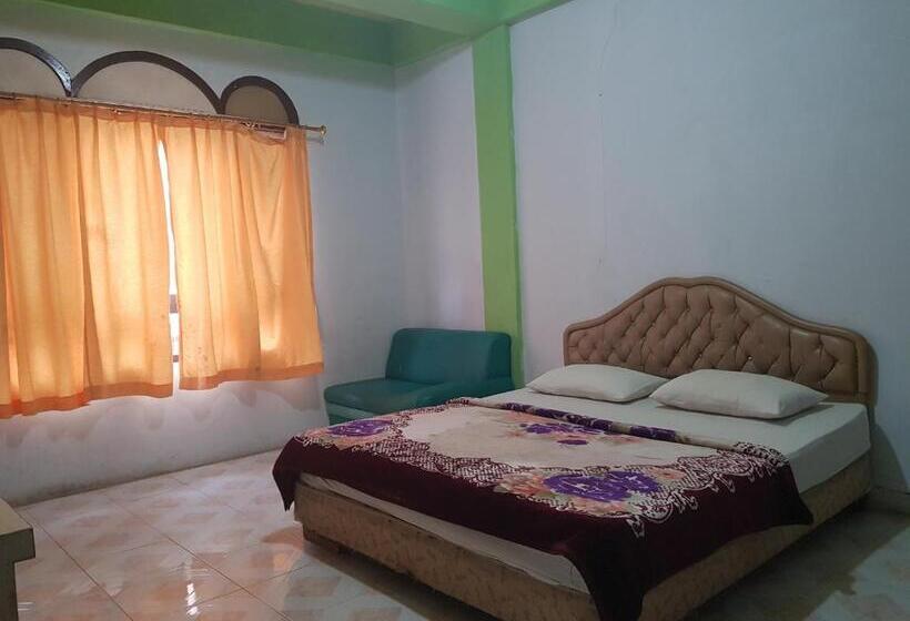اتاق لوکس با تخت بزرگ, Oyo 93237 Hotel Triarga