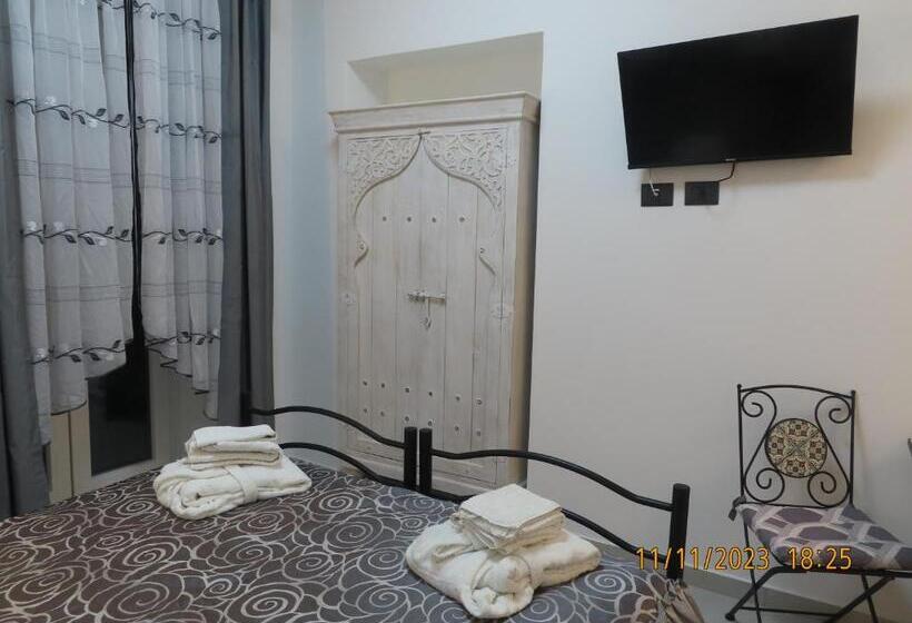 اتاق عادی, Amici Holiday Stazione