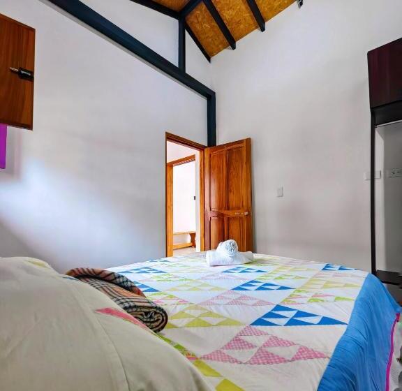 اتاق لوکس, Hermosa Casa En Circasia Quindio