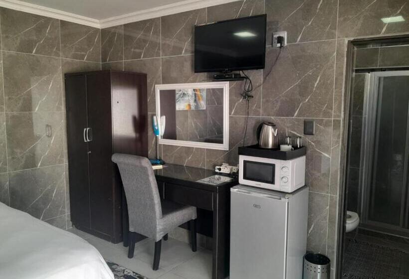 اتاق استاندارد یک نفره, Tony S Guest House 1