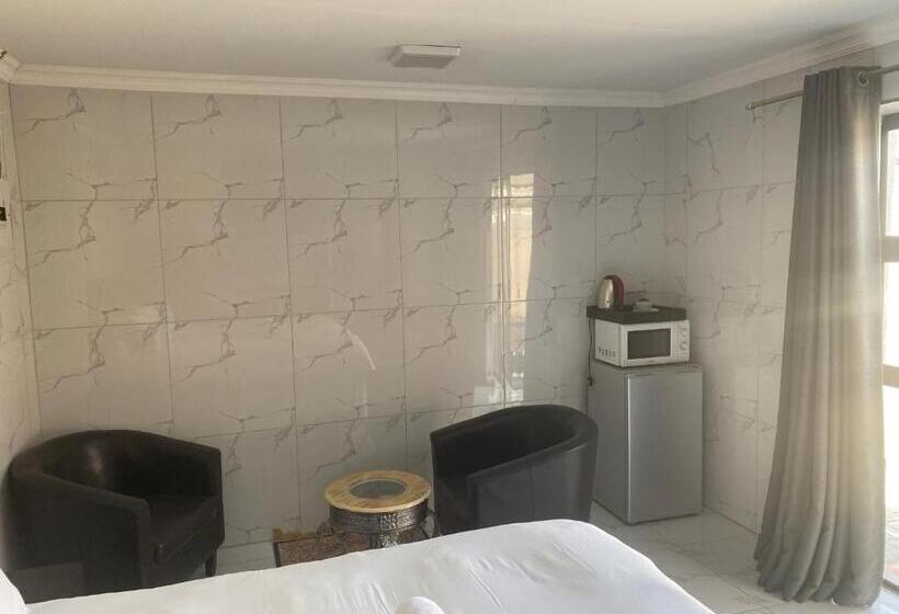 اتاق استاندارد یک نفره, Tony S Guest House 1