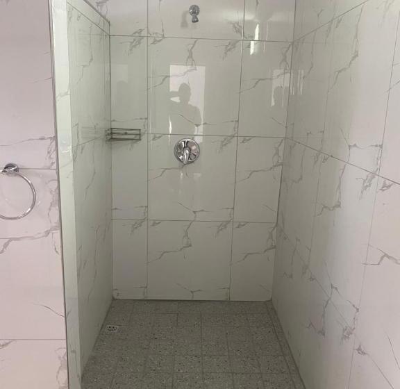 اتاق استاندارد یک نفره, Tony S Guest House 1