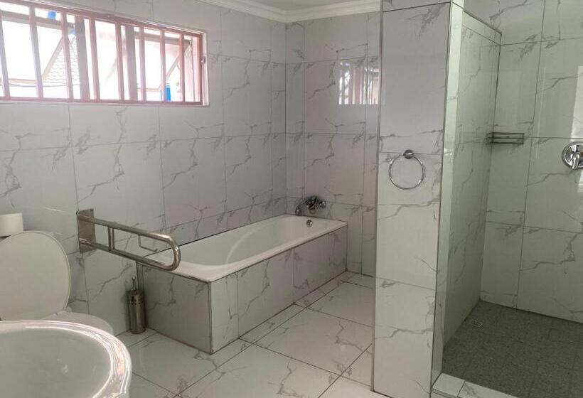 اتاق استاندارد یک نفره, Tony S Guest House 1