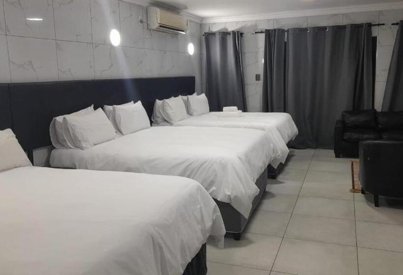 اتاق استاندارد سه نفره, Tony S Guest House 1