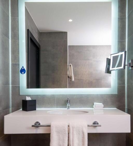 اتاق خانوادگی, Radisson Blu Hotel, Amman Galleria Mall
