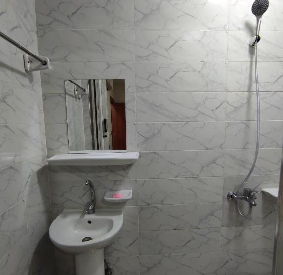 اتاق استاندارد سه نفره, Revento