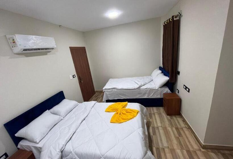 Economy Triple Room, Revento