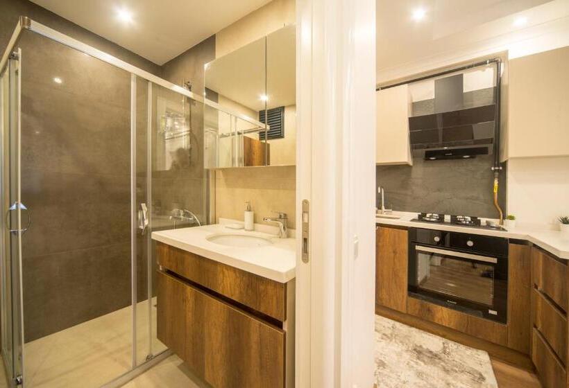 سوییت لوکس, Saygın Apartments