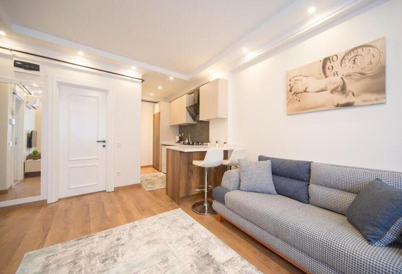 سوییت, Saygın Apartments