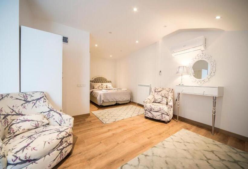 سوییت دوبلکس, Saygın Apartments