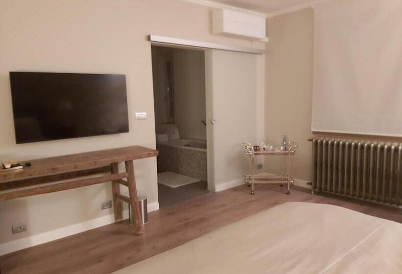 اتاق لوکس با تخت بزرگ, B&b Asmara