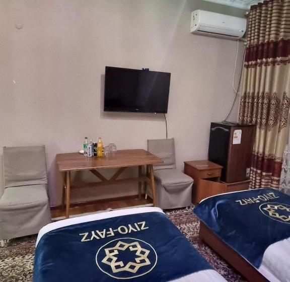 اتاق استاندارد, Ziyo Fayz