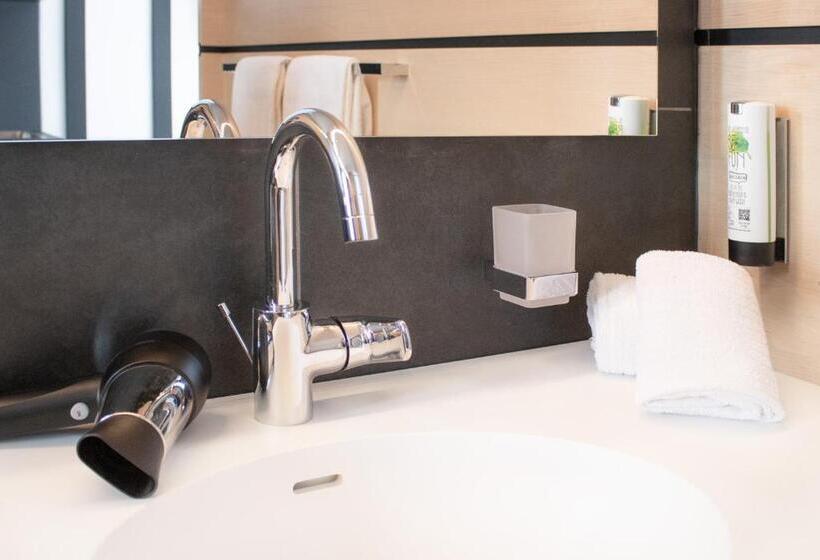 اتاق استاندارد, Hef Hotel By Wmm Hotels