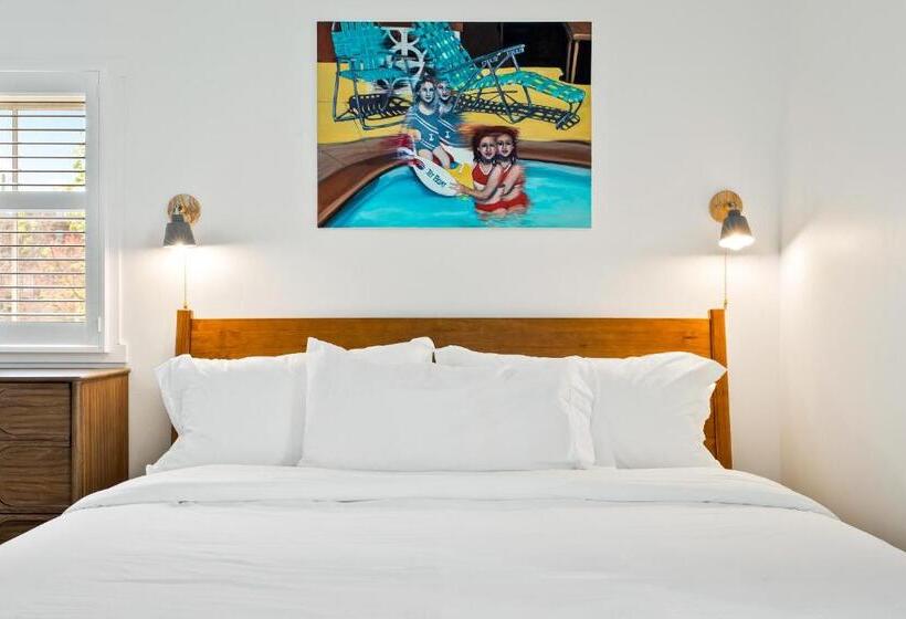 سوئیت با تخت بزرگ, Boutique Room Steps From Downtown Mall Rose Jean   Room 5