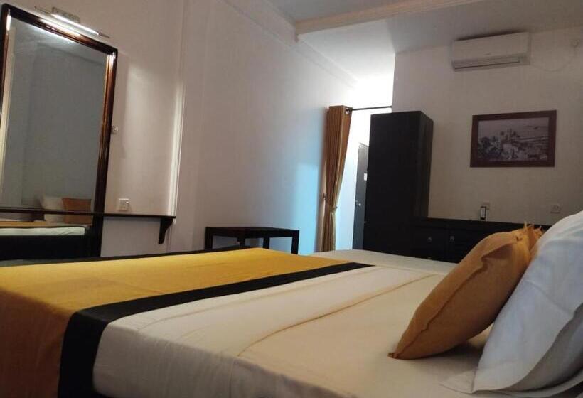اتاق لوکس, Dalawella Beach Resort