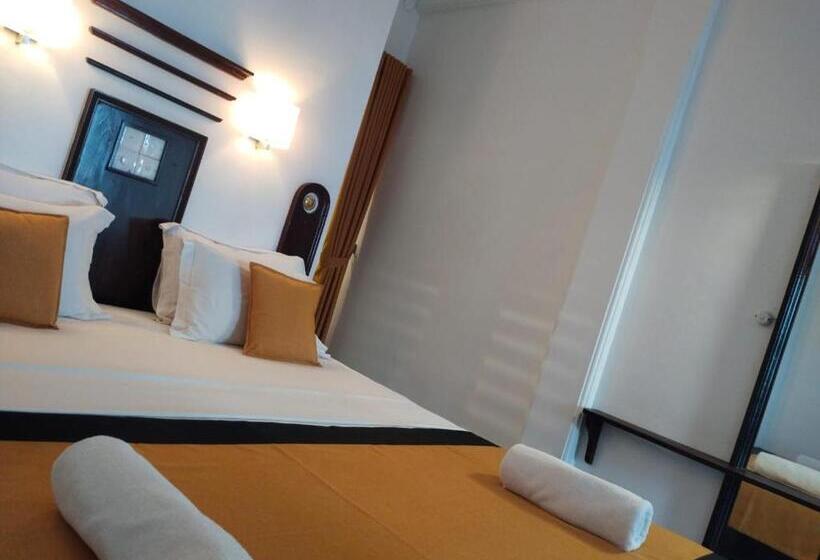 اتاق لوکس, Dalawella Beach Resort