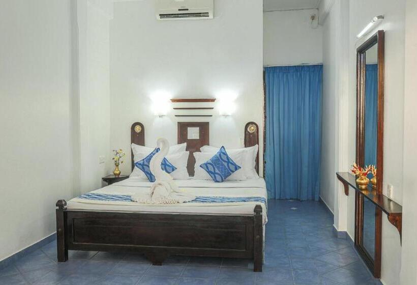اتاق لوکس, Dalawella Beach Resort