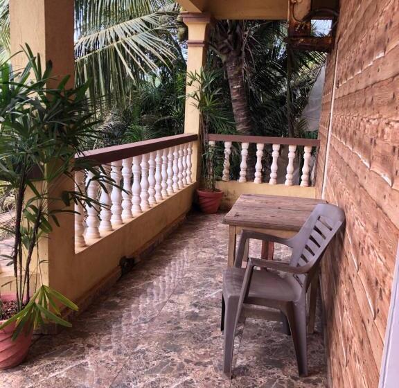 标准间带阳台, Thomas Beach Guesthouse